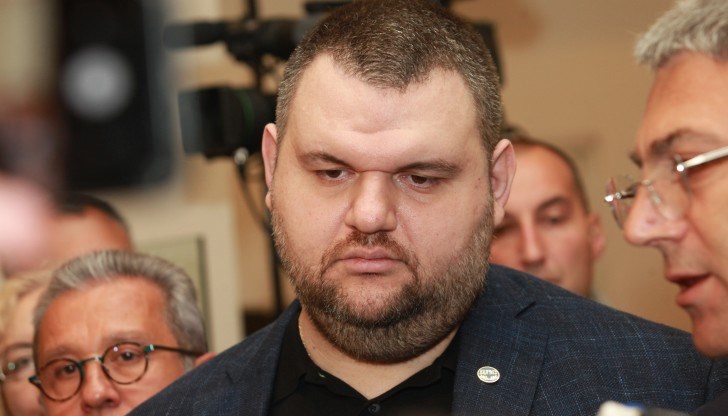 Съмненията за участие в корупционни схеми падат неумолимо върху всички, които са правили „бизнес” с Пеевски