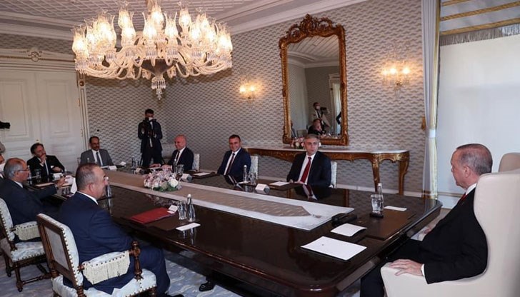 Президентът посрещна гостите си в резиденцията си в Истанбул