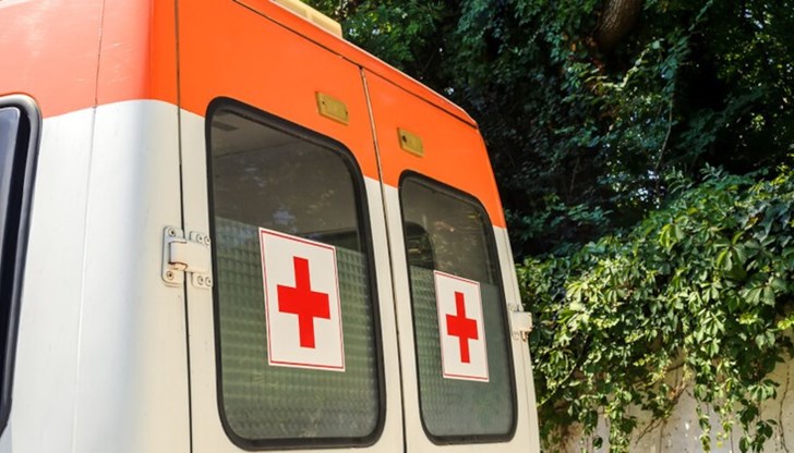 Ток от електрическа жица го порази, докато върви по улицата Ток от електрическа жица го порази, докато върви по улицата