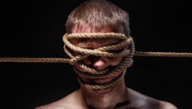 НЕ ИСКАМ да живея в държава, в която корупцията е държавна политика, мафията е управляваща партия, а некадърността е наследствена. Точка. НЕ ИСКАМ да живея в държава, в която корупцията е държавна политика, мафията е управляваща партия, а некадърността е наследствена. Точка.