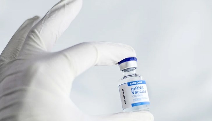 Служителите трябва да се ваксинират, само ако са задължени по закон. А при Ковид-19 такова законово задължение няма