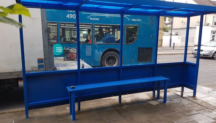 Документите, общо около 50 страници на брой, са били намерени подгизнали на автобусна спирка в графство Кент /Снимката е илюстративна/ Документите, общо около 50 страници на брой, са били намерени подгизнали на автобусна спирка в графство Кент /Снимката е илюстративна/