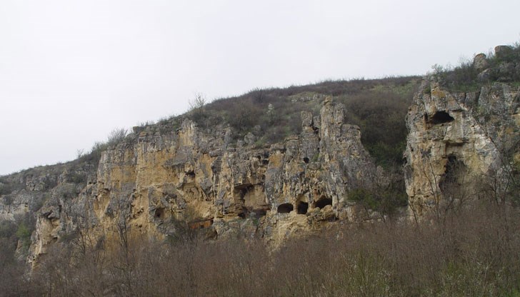 Тя е част от археологическия резерват край село Иваново