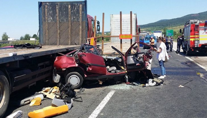 Няма в целия свят магистрала, в която в рамките на 3 години да загинат 100 човека Няма в целия свят магистрала, в която в рамките на 3 години да загинат 100 човека