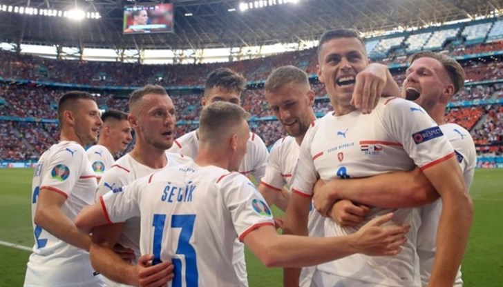 Чехия оскуба "лалетата" и ще играе 1/4-финал срещу Дания
