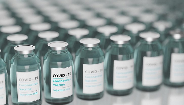 Някои получили ваксината на "Синовак" може да се нуждаят и от трета подсилваща доза