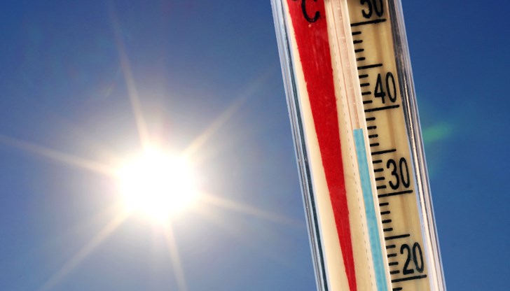 Рекордът за тази дата е бил през 2007 г., когато термометрите са отчели 38 градуса