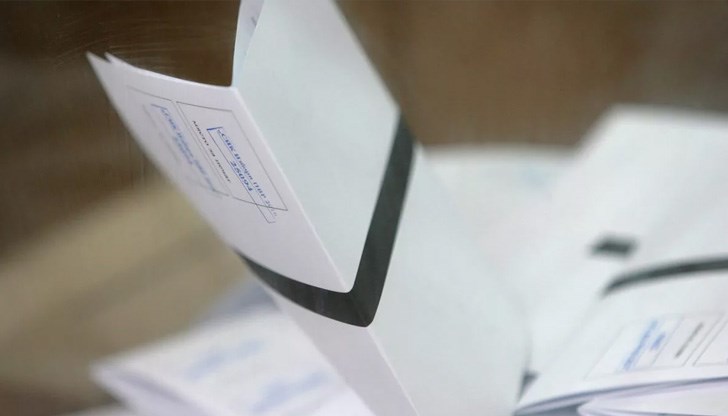 В секциите с под 300 избиратели се гласува с хартиена бюлетина
