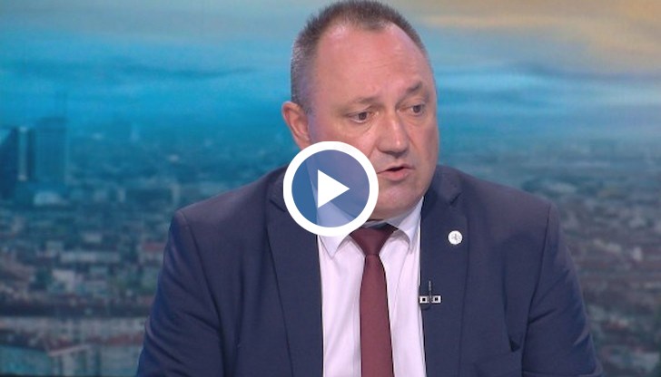 Д-р Бисер Бочев е категоричен, че всеки стадион трябва да е оборудван с такъв тип апарат