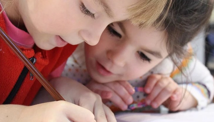 Логопедите съветват: До 3 години детето е хубаво да говори само един език Логопедите съветват: До 3 години детето е хубаво да говори само един език