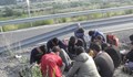 Унгарски войници са ранени след нападение на мигранти на границата със Сърбия