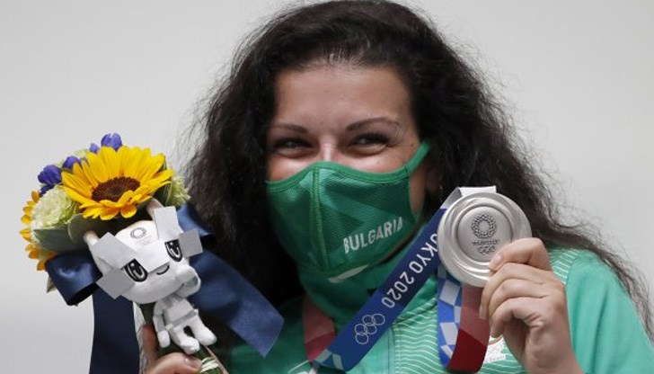 Антоанета Костадинова стана олимпийска вицешампионка в дисциплината 10 м въздушен пистолет