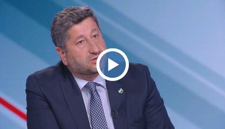 „Хайде преди да пратим човек на Луната, да помогнем повече пенсионери да си оправят зъбите и да отидат на море”, заяви още Христо Иванов