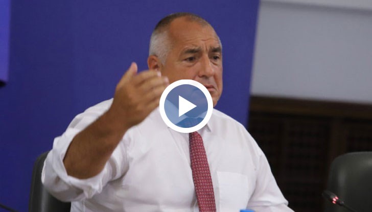 Видимо обаче бившият премиер е сърдит и не разговаря с никого, въпреки настойчивите молби на заклетите му фенове