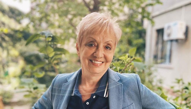 Или Слави ни е лъгал вулгарно, или нечия дълга ръка смени тона на песента? Или Слави ни е лъгал вулгарно, или нечия дълга ръка смени тона на песента?