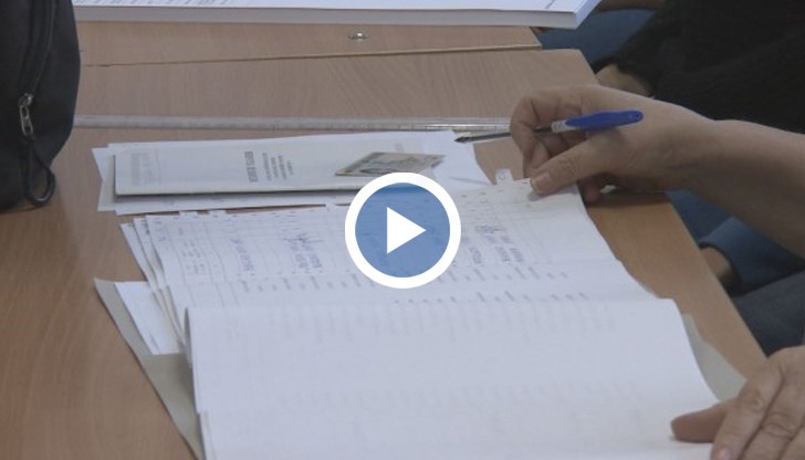 Рекорден брой избиратели в столична секция - десетки хиляди чужденци с български паспорти са регистрирани на служебен адрес в София и фигурират в избирателните списъци