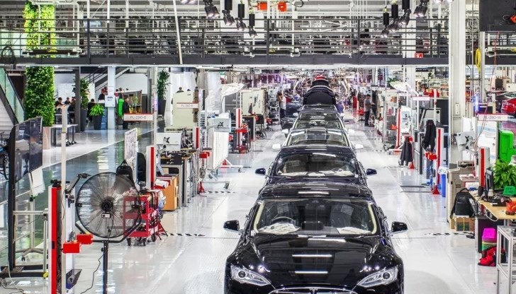 Tesla дълго време доминираше на пазара на електромобили, но с появата на модели на Volkswagen и на Ford тя се сблъсква с нарастваща конкуренция