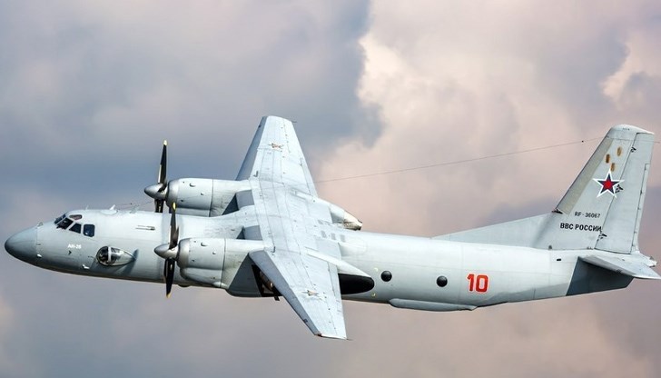 На борда заедно с тричленния екипаж е имало 17 души