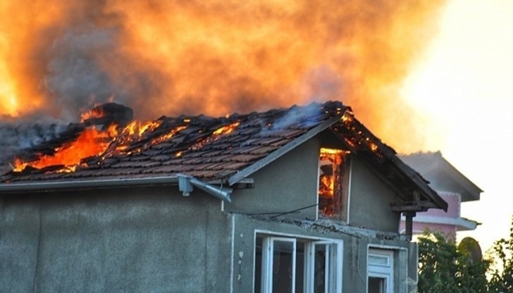 Най-голям е бил огънят в къща в с. Новград, където са изгорели прозорци, врати и част от покрива