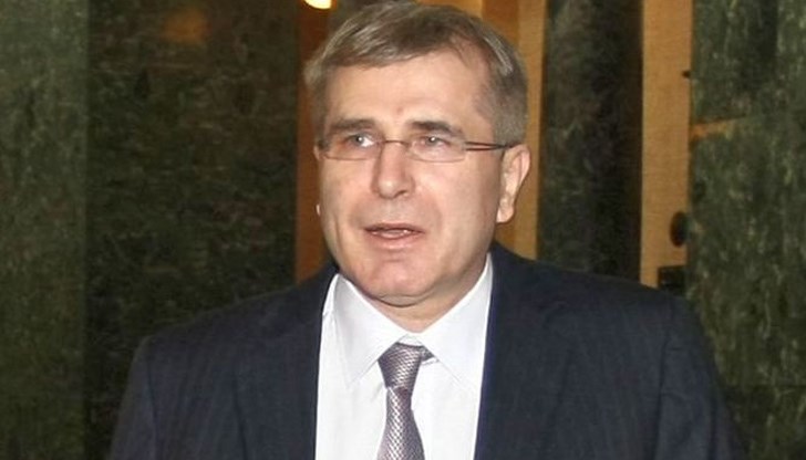 Грийнпийс твърди, че империята на Ковачки обхваща над 150 компании, в това число 8 български мини за въглища, 8 областни топлофикации и три електроцентрали приватизирани между 2003 и 2008 година