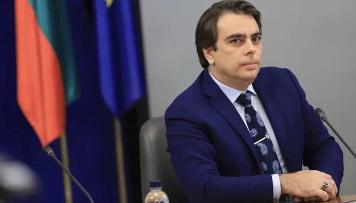 В тази актуализация няма промяна на данъци, уточни Асен Василев