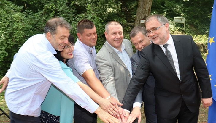 Две пощенски марки, посветени на 800-годишнината от основаването на Ивановските скални църкви бяха валидирани днес