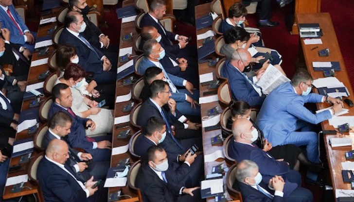 182-ма мъже и едва 58 жени влизат в 46-ото Народно събрание