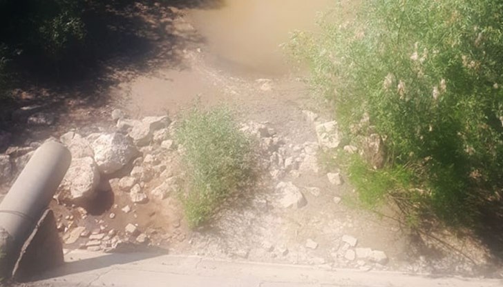 Официален сигнал за изтичане на непречистени води в реката не е постъпвал