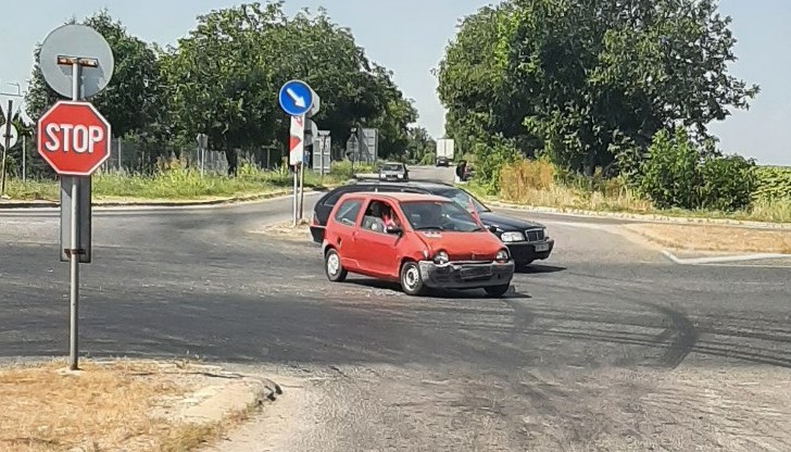 По автомобилите има само материални щети
