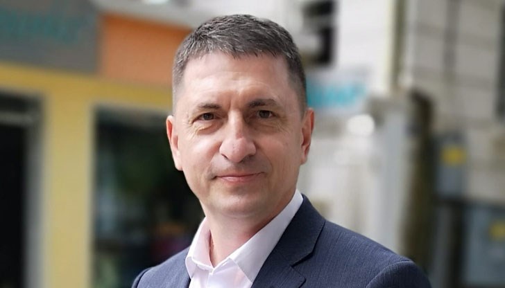 Вероятно има някаква лична неприязън към мен, което си е негов проблем, пише бившият министър на вътрешните работи