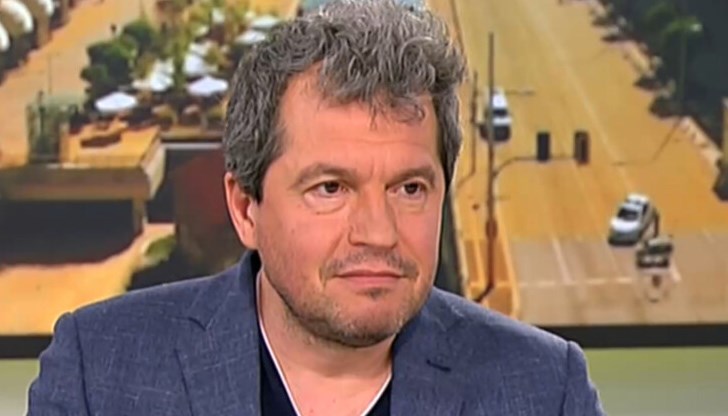 По думите му, ако българският народ иска промяна, иска правителство и иска промените, започнати от служебния кабинет да продължат – би следвало всички да излязат и да гласуват