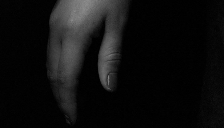 Пострадалата е освидетелствана от съдебен лекар и е уведомен дежурният прокурор Пострадалата е освидетелствана от съдебен лекар и е уведомен дежурният прокурор