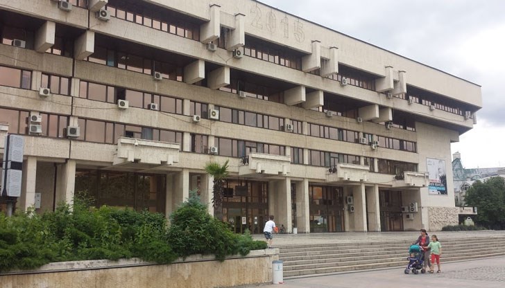 На разположение на желаещите са две машини