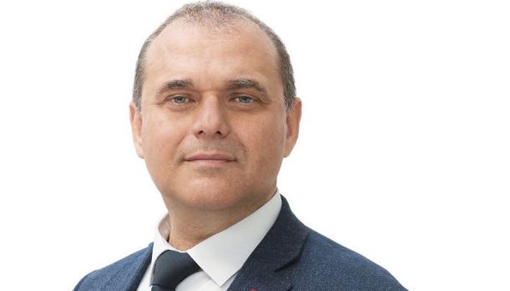 "Слави е в капан, но му желая успех"