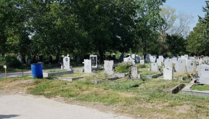 С 2 нови моторни косачки, 2 пръскачки и 2 храстореза разполага вече общинското предприятие "Обреден дом"