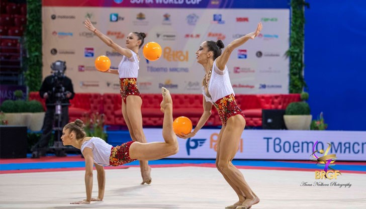 Възпитаничките на Весела Димитрова взеха злато на съчетание с пет топки, както и две сребърни отличия - в многобоя и на три обръча с два чифта бухалки