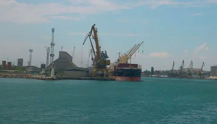 11 лица от персонала са с положителен резултат 11 лица от персонала са с положителен резултат