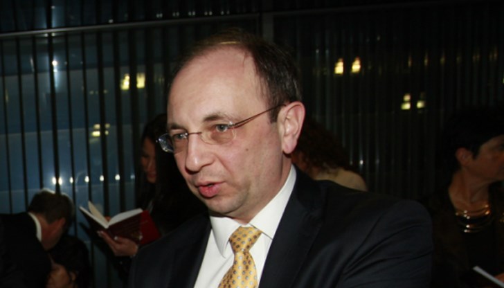 Под негово ръководство се случва бързата приватизация на БТК, слагайки край на естествените монополи, но и губейки обществено доверие Под негово ръководство се случва бързата приватизация на БТК, слагайки край на естествените монополи, но и губейки обществено доверие