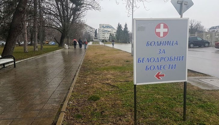 „Зеленият коридор“ за ваксинация срещу COVID-19 в Белодробната болница „Д-р Димитър Граматиков“ в Русе остава отворен