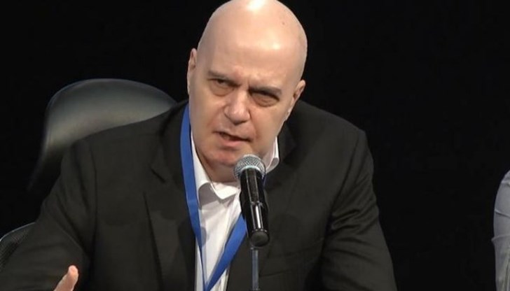 Водещ, комик, цялостно произведение на изкуството