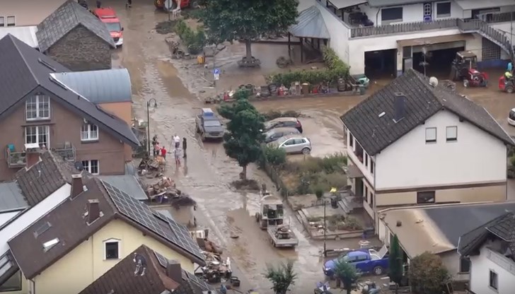 "Няма съмнение, че е точно така. Не искам да правя прибързани изявления, но трябва ясно да кажем, че се случва нещо", заяви нидерландският премиер