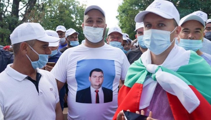 Заради "Магнитски" милиони не уважиха празника на Делян Пеевски