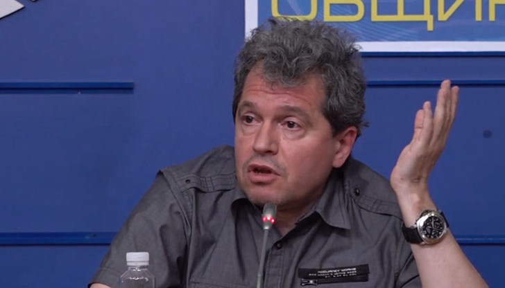 Тошко Йорданов: Ако не бъде подкрепен, по-логично е да има предсрочни избори Тошко Йорданов: Ако не бъде подкрепен, по-логично е да има предсрочни избори
