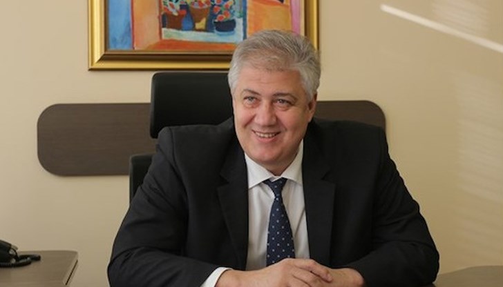 Бившият директор на "Пирогов" проф. Асен Балтов е приет в болницата с хипертонична криза