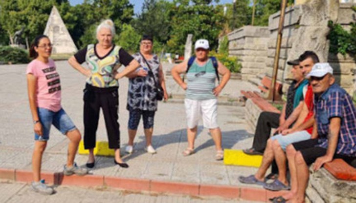 Хората са недоволни, защото имат вода само по два часа на ден Хората са недоволни, защото имат вода само по два часа на ден