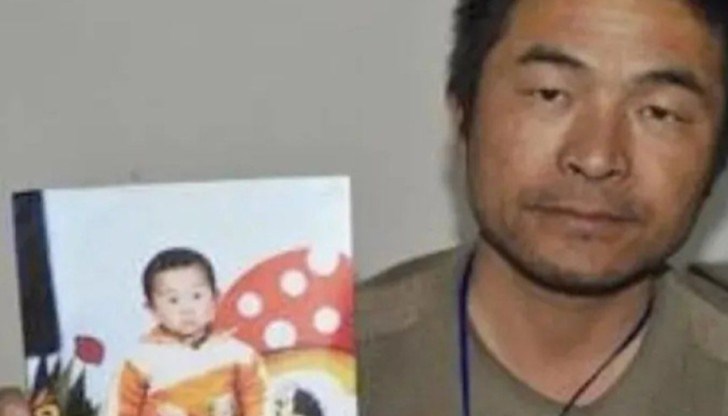 Според Министерството на публичната сигурност полицията е успяла да проследи идентичността на сина с помощта на ДНК тестове