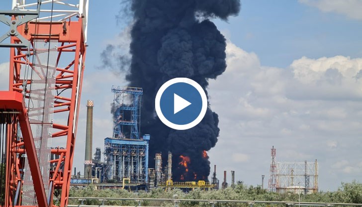 Облакът дим се движи към морето, а не към сушата