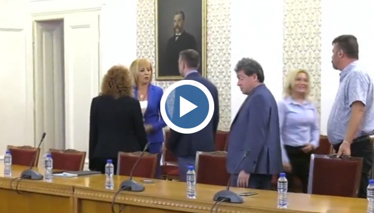 Днес първата политическа сила „Има такъв народ" покани за разговори „Изправи се БГ! Ние идваме” и БСП