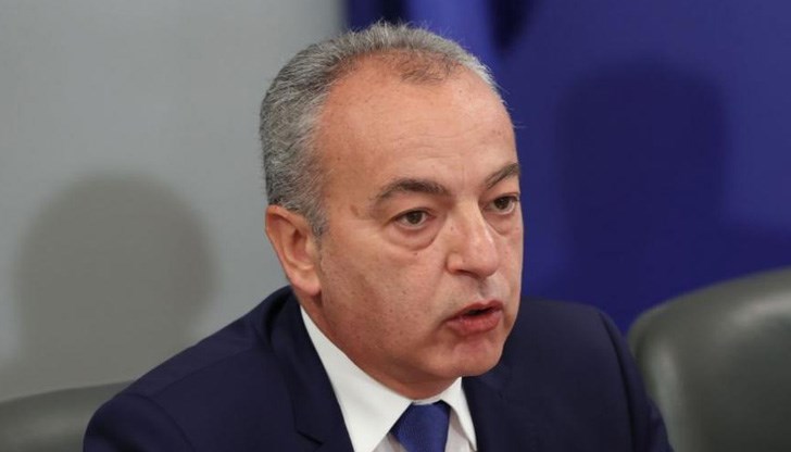 Това ще доведе и до нарастване на минималната пенсия с 13,3%, поясни Гълъб Донев Това ще доведе и до нарастване на минималната пенсия с 13,3%, поясни Гълъб Донев