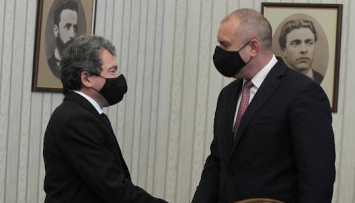 По Конституция до 7 дни след това от партията предлагат правителство По Конституция до 7 дни след това от партията предлагат правителство